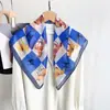 Pañuelo de seda retro británico para mujer, versátil y ligero, adecuado para viajes y fotografía, pañuelo para la cabeza con protección solar, bufanda decorativa para el cuello