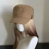 Boné de Baseball Estilo Coreano Retrô de Algodão e Linho com Circunferência da Cabeça Grande e Topo Plano para Mulheres Moda Primavera Outono Rebites Versátil Afina o Rosto Chapéu de Equitação