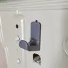 Gancho resistente para mochila, un artículo imprescindible para que los estudiantes cuelguen sus bolsas al lado de sus escritorios. Es desmontable, sin adhesivo, duradero y portátil, lo que facilita moverlo y usarlo