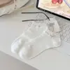 Meias Fofas para Mulheres, Cano Curto Sem Costura Malha Respirável Desenho de Urso Verão Finas Estilo Ins Laço Meias de Menina