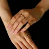 Anillo de Estrella de Seis Puntas Incrustado con Circonita Cepillada Antigua de Plata 925 para Mujer Anillo de Dedo Índice Dorado con Textura Mate Estéreo de Nicho