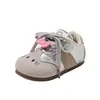 Zapatillas para niñas 2026 primavera y otoño nuevos zapatos deportivos para bebé suela suave zapatos para caminar estilo coreano para niños zapatos de entrenamiento alemanes zapatos casuales