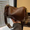 Bolsa pequena popular deste ano feminina primavera versátil 2024 nova moda bolsa transversal de ombro com alça larga bolsa almofada retrô