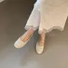 Zapatos Planos Retro Tejidos Huecos Zapatos Mary Jane Zapatos de Mujer 2026 Principios de Primavera Nuevos Zapatos Individuales Versátiles Zapatos de Noche
