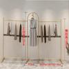 Loja de roupas High-end Display Floor-to-Floor Loja de roupas infantis para meninas Nakajima Display Cabide Prateleira Dourada Criativa Sem Pintura