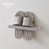 Estante retráctil sin perforaciones para zapatos de baño, estante para toallas de baño doméstico, artefacto de almacenamiento para zapatos de goma, estante de almacenamiento para chanclas