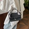 Bolsa pequena nova chegada, textura lisa de cor sólida, tendência feminina 2025, alça de ombro larga, transversal, pequena bolsa quadrada fashion