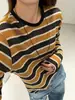 Camiseta de punto versátil de manga larga a rayas de bloques de color de moda, nueva para el otoño de 2026, de alta gama, para mujer, corta y holgada