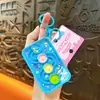 Llavero Creativo de Dibujos Animados con Figura Pequeña y Placa de Engranajes Divertida Descompresión Juguete para Estudiantes Colgante Máquina de Garra Pequeños Regalos al por Mayor