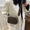 Bolsa Pequena Elegante com Alça Larga nos Ombros Feminina 2024 Nova Versátil Estilo Ocidental Simples Bolsa de Ombro Transversal Bolsa Quadrada Pequena para o Dia a Dia