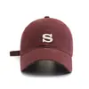 ¡Nuevo para el otoño! Gorra de béisbol bordada con letras estilo coreano, nuevo modelo 2026, versátil para mujeres con circunferencia de cabeza grande, hace que la cara se vea más pequeña, gorra visera