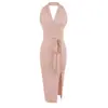 Elegante y sofisticado vestido lencero negro de cuello halter con escote en V pronunciado, cintura alta, efecto adelgazante y abertura, vestido largo de verano