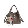 Bolso Pequeño Estilo Cesta de Verduras Simple para Mujer, Nuevo Bolso Cruzado Vintage 2026, Bolso de Mano Versátil de Primavera con Patrón de Lichi, Bolso Cubo