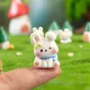 Ornamento de resina de paisagem em miniatura, adorável figura de coelho de desenho animado com a cabeça inclinada, acessório decorativo para mesa e carro