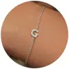 Pulseira Feminina Versátil de Moda Simples Transfronteiriça com 26 Letras Cor Aço Inoxidável Nicho Luxo Leve Temperamento Férias na Praia