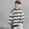 Suéter masculino, coleção primavera e outono, novo estilo 2026, para crianças maiores, look de outono, suéter de malha listrado moderno para meninos