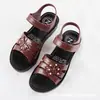 Sandalias Nuevas de Mujer Verano 2021 Sandalias y Pantuflas para Madres de Mediana Edad y Mayores Tienda de Supermercado Zapatos de Mujer Calzado de Exterior Moda Versátil