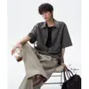 Camisa de Trabajo Casual Versátil para Mujer, de Estilo Japonés, Cuello en V, Holgada, con Mangas Rayadas Enrollables, Disponible en Azul, Gris Oscuro y Albaricoque