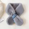 Bufanda de mujer invierno cálida cruzada piel sintética Celebridad de Internet Versátil cuello de piel bufanda de felpa para estudiantes mujeres piel sintética de nutria estilo coreano