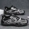 Zapatos de Entrenamiento para Hombre 2026 Primavera Nueva Moda Antideslizantes Suela Gruesa de Cuero Adelgazantes Cómodos Versátiles Casuales Zapatos Deportivos