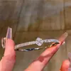 Pulsera Abierta de Cadena con Circonita Bañada en Oro Real Pulsera de Moda Simple Retro Europea y Americana Joyería de Lujo Ligero de Alta Gama para Mujeres
