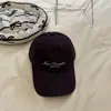 Gorra de Béisbol Bordada con Letra Simple Americana para Mujer Otoño Nuevo Estilo Ala Suave Versátil para Adelgazar la Cara Gorra Pico de Pato Sombrero de Pareja