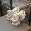 Nuevos Zapatos de Papá con Velcro para Niños Otoño 2026, Zapatos de Malla de Suela Suave para Niñas, Tenis de Suela Gruesa para Niños, Modernos