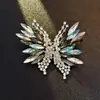 Broche Borboleta de Cristal Tridimensional Elegante e Moderno para Mulheres, Acessório de Broche de Luxo Leve de Alta Qualidade para Casacos e Jaquetas