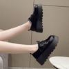Sapatos Rasos Versáteis Estilo Britânico Branco Bico Redondo Cadarço Estilo Japonês Plataforma Sola Grossa Pequenos Sapatos de Couro para Mulheres 2025 Novo Estilo Primavera e Outono
