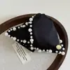 Elegante Pinza para el Cabello de Satén Perlado Estilo Concha para Mujer, Pinza de Tiburón Grande para la Parte Trasera de la Cabeza, Suave Accesorio para el Cabello de Princesa Fugitiva