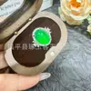 Anel de cabaça de calcedônia banhado a prata, meticulosamente incrustado com calcedônia verde translúcida, anel de jade estiloso e elegante