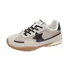 Zapatos de entrenamiento alemanes para mujer de estilo coreano, nuevos para otoño, con cordones, suelas gruesas y aumento de altura interior, modernos zapatos Forrest Gump 2026