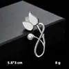 Broche de tulipán antiexposición de estilo coreano, alfiler de mariposa de alta gama, artefacto ajustado a la cintura, accesorios de ramillete simples, alfiler con hebilla de perla