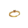 Anillo de Diamante Súper Brillante Princesa Azúcar Rojo Amarillo Morado Anillo de Dedo de Cristal de Diamante Mosan para Mujer Moda Alta Gama Lujo Ligero Elegante