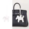 Bufanda de Seda de Alta Gama Transfronteriza Colgante Pequeño Caballo Volador Borla de Piel Sintética Flecos Colgante Pequeño de Bolsa de Caballo Accesorio Llavero de Coche