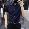 Elegante, libre de arrugas, con caída, camisa casual de manga corta para hombre, corte ajustado, seda de hielo, alta elasticidad, estilo de negocios, color café