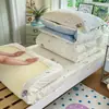 Juego de ropa de cama de tres piezas de algodón puro para dormitorio de estudiante universitario, juego de cuatro piezas con funda de edredón individual de algodón, sábana adecuada para todas las estaciones
