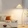 Lámpara de Pie Decorativa para Sala de Estar, Lámpara de Pesca Estilo Crema, Lámpara de Pie para Dormitorio Mesita de Noche Estudio, Estilo Sencillo con un Ambiente Atmosférico