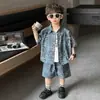 Conjunto de Verano para Niños 2026 Ropa de Verano Nueva para Niños Delgado Manga Corta Estilo Coreano Moderno Conjunto de Tres Piezas de Mezclilla para Bebé Niño