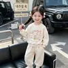 Elegante Conjunto de Ropa de Otoño para Niños Pequeños: Sudadera de Manga Larga con Lazo de Dibujos Animados y Pantalones Jogger, Conjunto Deportivo Versátil de Dos Piezas para Niñas