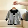 Vestido Suéter de Punto Estilo Academia para Niñas Otoño Invierno Nuevo Bufanda para Bebé Vestido Princesa Plisado de Punto con Cuello Invertido