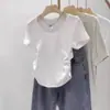 Camiseta feminina de verão 40% algodão, gola U, pura, estilo "hot girl", ombro a ombro, manga curta, plissada, slim, base curta