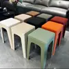 Banqueta de plástico para uso doméstico, ultra-espessa, banqueta macia acolchoada para sala de estar, banco para sala de jantar, banqueta extra estilo nórdico, modelo popular espessado para uso doméstico