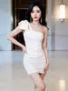 Vestido Corto Ajustado al Cuerpo para Mujer, de Un Hombro, con Cinturón de Lazo, Estilo Elegante y Maduro, Vestido Estilo 'Hot Girl' para Mujer