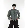 Chaqueta de Mezclilla Corta con Hombros Acolchados Desgastada Lavada Estilo Retro Americano Chaqueta sin Cuello con Diseño Metálico de Marca de Moda para Hombre