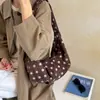 Bolsa de Bolinhas de Nicho Super Quente Feminina 2026 Novo Estilo Moda Versátil Bolsa Transversal Exquisite Bolsa de Ombro Único Sob o Braço Bolsa Croissant