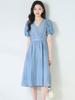 Vestido de Chá de Verão 2026 Estilo Francês Decote V Amarração na Cintura Jacquard de Tencel Azul Vestido Suave e Elegante 15711