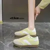 Zapatos de Entrenamiento Alemanes Tallas Grandes Transfronterizos para Mujer 2026 Otoño Invierno Nuevos Zapatos Planos Casuales Deportivos Versátiles Suela Gruesa Zapatos de Plataforma Talla Grande
