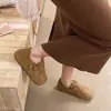 Mules de sola macia 2026 com aumento de altura para mulheres, novos sapatos slip-on de cobertura total, moda casual de outono com fivela de cinto