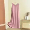 Nuevo modelo de verano modal talla grande plisado cuello redondo suelto casual, versátil adelgazante vestido para casa, vestido sin mangas